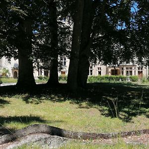 Chambre D'Hotes Dans Le Domaine Du Chateau De Saint-Geoire Apartman Exterior photo