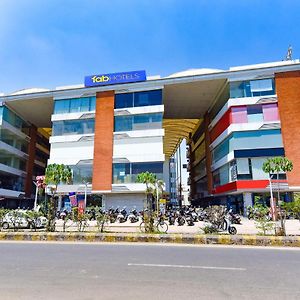 Fabhotel Infinity Vadodara Exterior photo