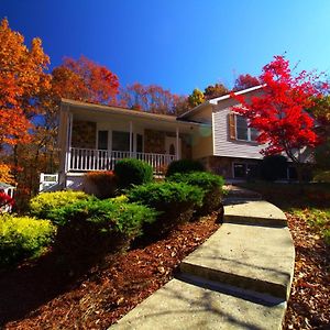 Stunning Poconos Villa- Hot Tub, Pool, Game Room, Bbq & More East Stroudsburg Exterior photo