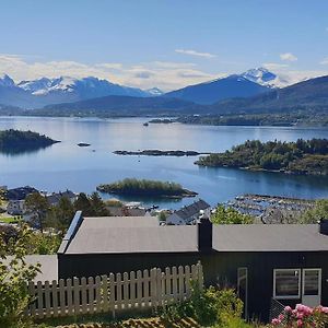 Lovely Townhouse With Nice View Villa Ålesund Exterior photo