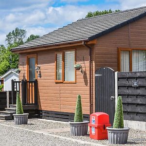 Ivy Cabin With Hot Tub Villa York Exterior photo