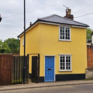 Perfectly Located Pretty Cottage Diss Exterior photo