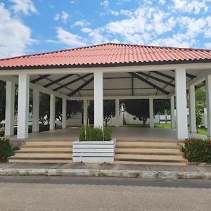 Condominio Balcones Del Country Flandes Exterior photo