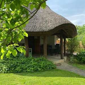 Nadfedeles Haziko Villa Balatonkeresztúr Exterior photo