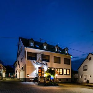 Landgasthaus Moselhohe Hotel Liesenich Exterior photo