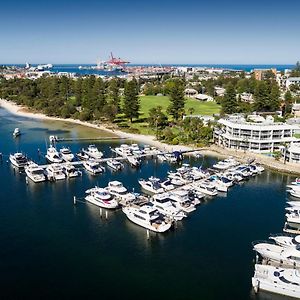 Pier 21 Apartment Hotel Fremantle Exterior photo