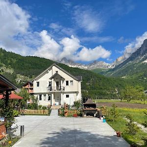 Bujtina Izet Selimaj Hotel Valbona Exterior photo