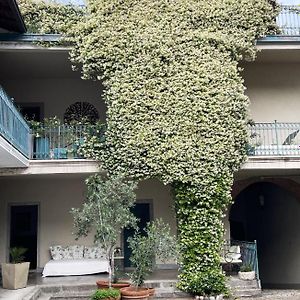 Lucio Fontana'S Experience Apartman Comabbio Exterior photo