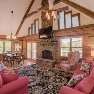 Equestrian Log Cabin, Pet Friendly! Villa Mill Spring Exterior photo