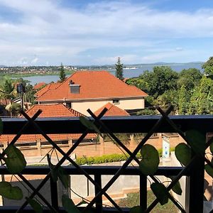 Ewa_Amo Apartman Kampala Exterior photo