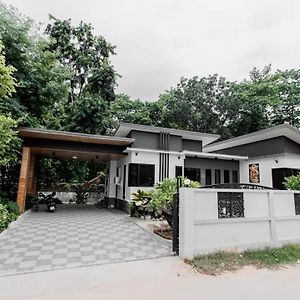 69Ying Yang House 3Br Sawankhalok Villa Exterior photo