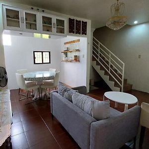 Yyy'S Townhouse Apartman Malolos Exterior photo