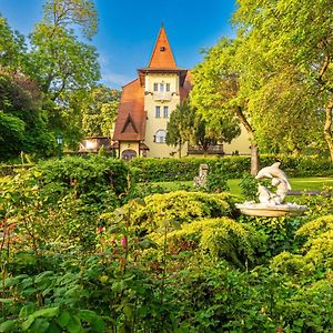 Fried Kastélyszálló Resort Simontornya Exterior photo