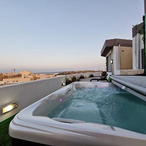 Millennium Penthouse With Private Hot Tub Gozo Apartman Għajnsielem Exterior photo