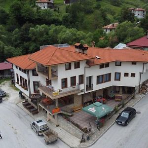 Къща За Гости Камината Hotel Trigrad Exterior photo