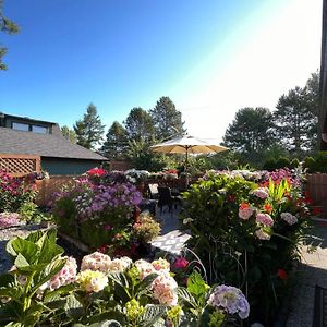 Garden Home In Victoria -Beautiful Home In Victoria Exterior photo