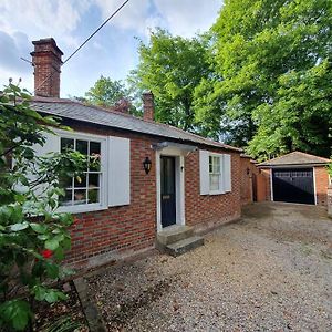 Lovely Old Bursledon Cottage, Hottub, River Hamble Exterior photo