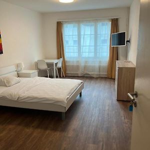 Zimmer Mit Geteiltem Bad & Kueche Apartman Brugg  Exterior photo