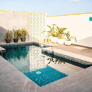 A Pet Friendly Farmhouse With A Rooftop Pool Villa Qala Exterior photo