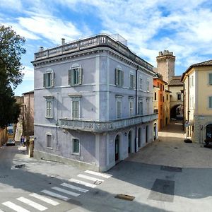 Palazzo Fontana Panzió Trevi Exterior photo