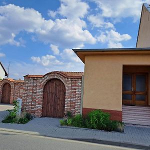 Jirinka Apartman Vracov Exterior photo