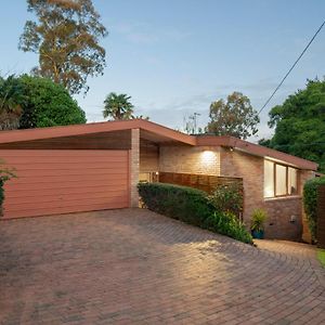 Large Unique Architect Designed Home Ringwood Exterior photo