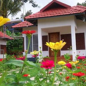 Himani Heritage Resorts, Formerly Camp Nishani Holidays Madikeri Exterior photo