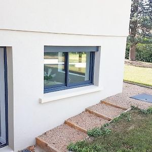 Le Petit Castel, Portes De Lyon Chazay-d'Azergues Exterior photo