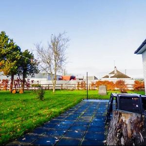 Petite Delightful Bungalow Dundalk Exterior photo