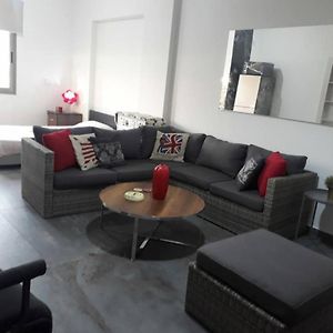 Studio In Dbayeh In A Prime Location, Wifi, 38Sqm Apartman Exterior photo