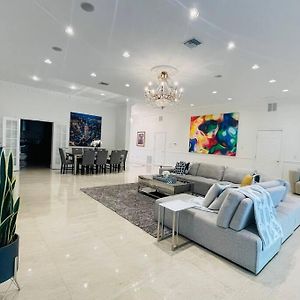 Luxury & Elegance & In Mizner Park Apartman Boca Raton Exterior photo