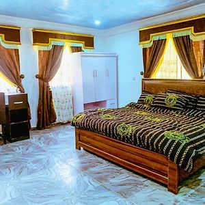 Lugbe Guest House By Select On Airport Rd, 3Rooms, 3 King-Sized Beds Abuja Exterior photo