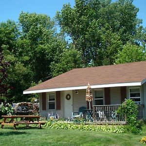 Lynns Cottage At Heron Ledge Plattsburgh  Exterior photo