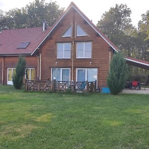 Le Chalet Des 4 Saisons Panzió Mers-sur-Indre Exterior photo