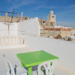 Superbe Appartement En Plein Medina De Tunisz Exterior photo