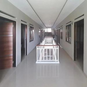 Urbanview Syariah Utami Inn Garut By Reddoorz Exterior photo