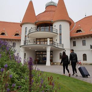 Hungarikum Hotel Lakitelek Exterior photo