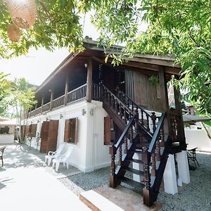 Maison Barn Laos Hotel Luangprabang Exterior photo