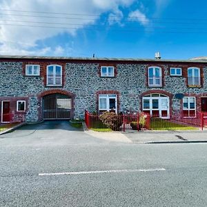 Lovely Apartment Overlooking The Harbour And Bay Ardglass Exterior photo