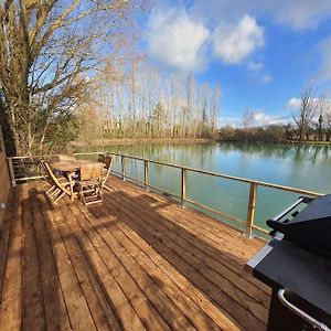 Chalet Les Pieds Dans L'Eau La Campagne A La Ville Saint-Doulchard Exterior photo