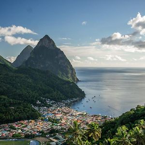 Majestic Ridge Villas Soufrière Exterior photo