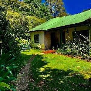 Back O' The Moon Holiday Cottage Hogsback Exterior photo
