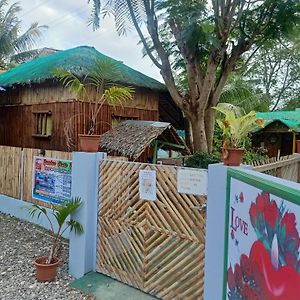 Moalboal Bamboo House / Rooms Exterior photo