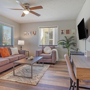 Downtown Med District: Stylish & Modern 2Bd, 1Ba Capital City Escape! Apartman Springfield Exterior photo