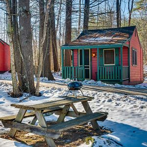 Cozy Laconia Studio Cabin Near Lake Winnipesaukee! Exterior photo