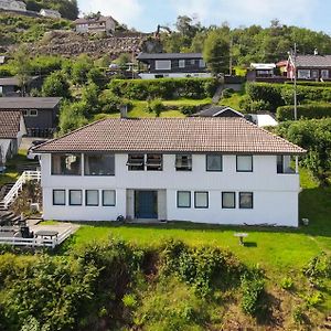 Cozy Apartment In Sveio With Kitchen Exterior photo