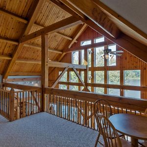 Custom Waterfront Lodge, 4 Bed, 4 Bath, Sleeps 12! Marquette Exterior photo