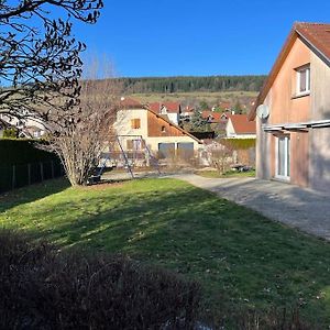 Maison Familiale Avec Terrain Orchamps-Vennes Exterior photo