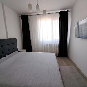 Siena Cozy Retreat With Self Check In Apartman Popesti-Leordeni Exterior photo