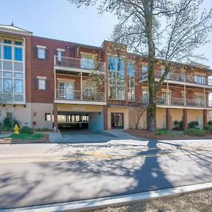 Oxford The Balcony On North Lamar Apartman Exterior photo